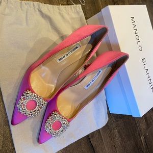 Brand new 100% authentic Manolo Blahnik pink 37